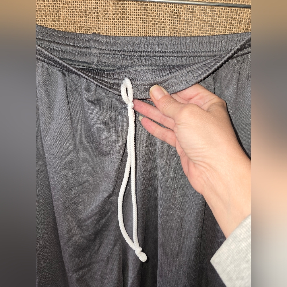 Men's Gray Augusta Sportswear Shorts with Red Logo Wisconson Badgers Size XL - Picture 3 of 6